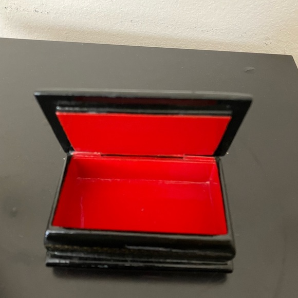Vintage 1970’s Russian Lacquer Box Village Artist lidded box